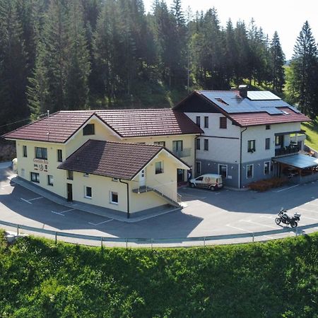 Hotel And Restaurant Ana Hrib-Loski Potok Exterior foto